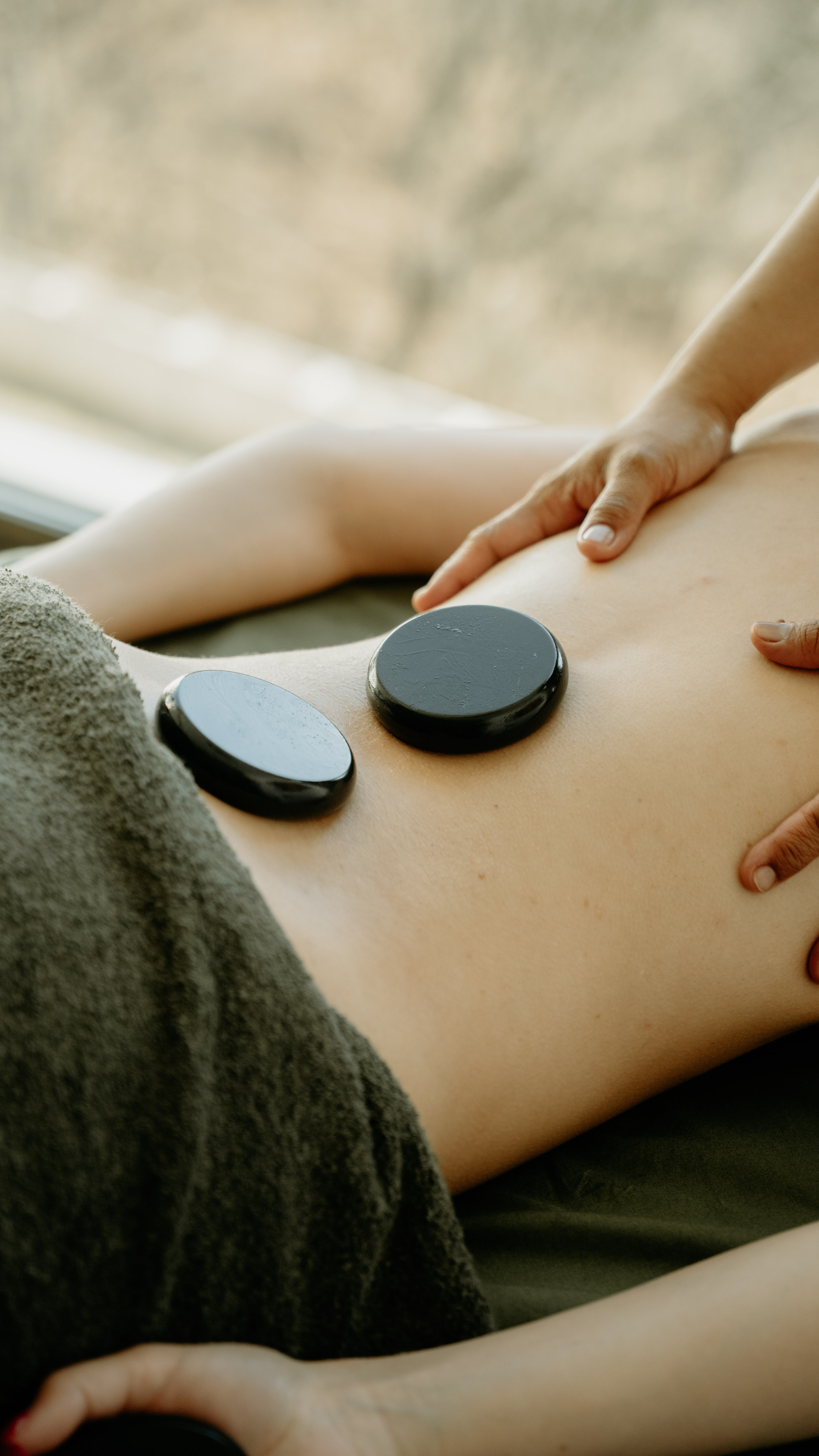 Masaj cu Pietre Calde